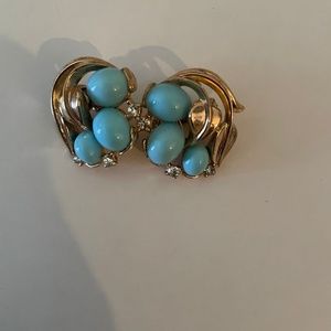 Vintage Trifari gold and turquoise clip on earrings